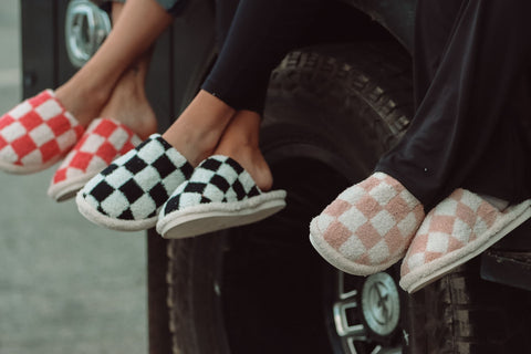 CHECKERED SLIPPERS