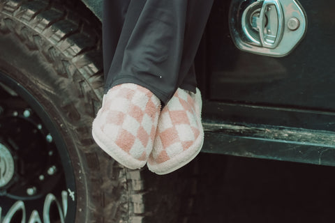 CHECKERED SLIPPERS